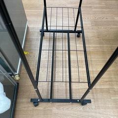 ☆ドリーム荒牧店☆ジモティー割引有☆【クリーニング済】ハンガーラックの画像