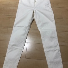 UNIQLO パンツ　ヒートテック　スキニー　ホワイトMの画像