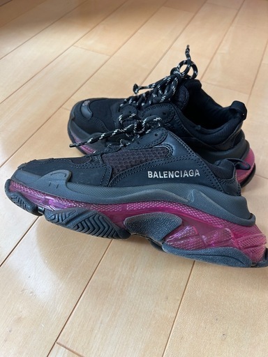 balenciagaトリプルエス　22.5