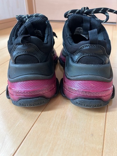balenciagaトリプルエス　22.5