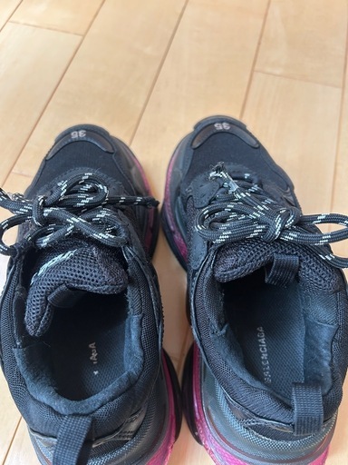 balenciagaトリプルエス　22.5