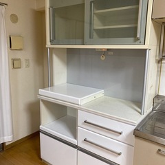 食器棚の画像