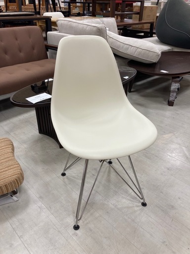 取りに来れる方限定！Herman Millerのシェルチェアです！