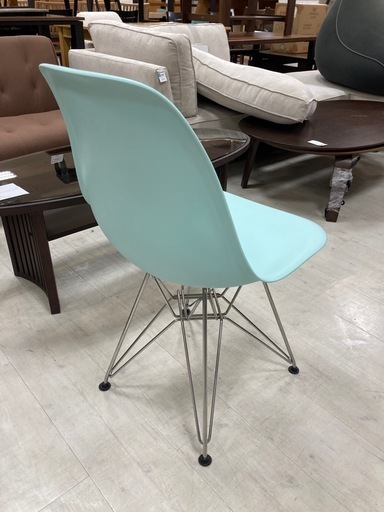 取りに来れる方限定！Herman Millerのシェルチェアです！