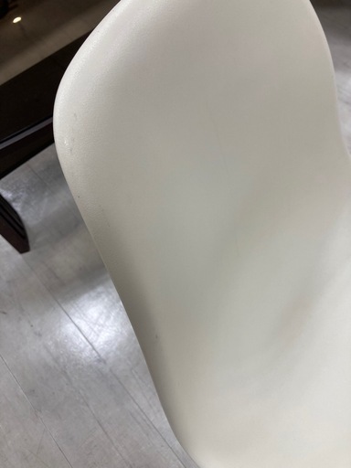 取りに来れる方限定！Herman Millerのシェルチェアです！