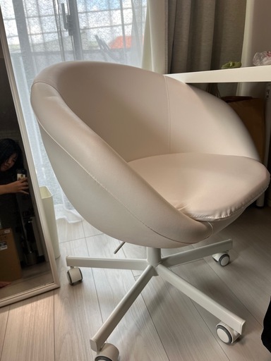 【IKEA】回転チェア(商品名:スクルーヴスタ)