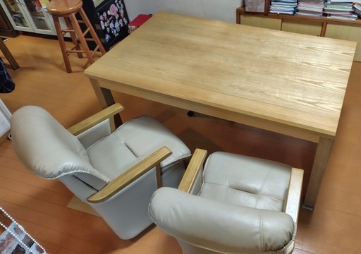 テーブルこたつ　とチェア2脚