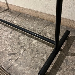 ステンレス製　キャスター付きポールハンガーの画像