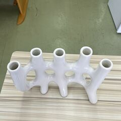 【リサイクルショップ ピカソ 小松原】🌼✨ユニークデザイン‼ 陶器製フラワーベース 花瓶✨🌼★3784★の画像
