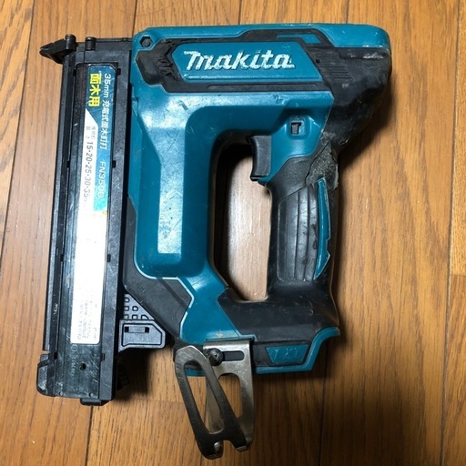 makita    面木打ちフィニッシュネイラ
