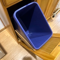 棚付きゴミ箱の画像