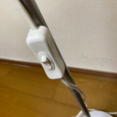 【譲ります】<IKEA>フロア/読書ランプ シルバー 50120712の画像