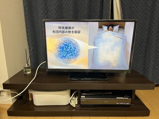テレビ　32型（テレビボード付き）