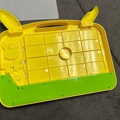  モンポケ はじめてのピカチュウおえかきボードの画像