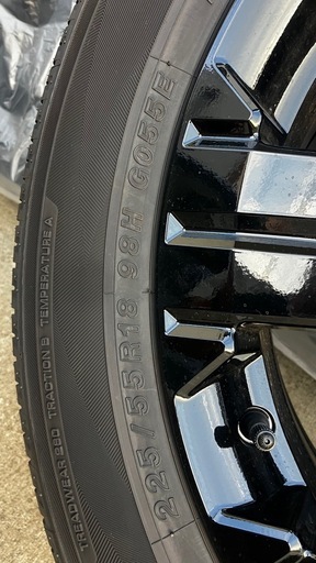 さらに！値下げしました！デリカD:5 シャモニー　新車外し　タイヤホイール 4本セット　ヨコハマGEOLANDER SUV G055 225/55 R18 98H G055E 225/55/18R