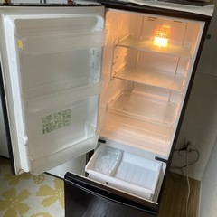 シャープ冷蔵庫の画像