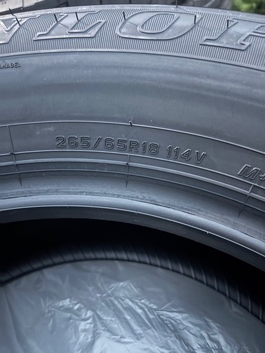265/65R18 タイヤ ダンロップ 新車外し　ランクル250