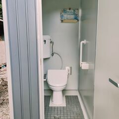 屋外トイレの画像