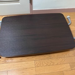 昇降テーブルの画像
