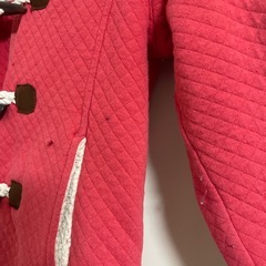 子供服⑭110センチ赤いダッフルパーカーの画像