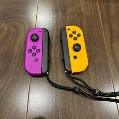 Nintendo Switchと予備コントローラの画像