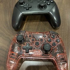 Nintendo Switchと予備コントローラの画像