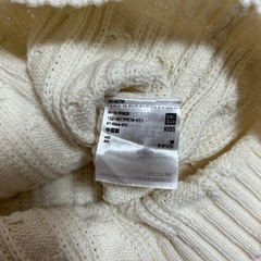 160サイズ　ホワイト　セーターの画像
