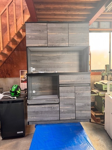 3枚扉キッチンボード　食器棚　土井インテリア工業