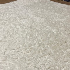 カーペット　毛の長いラグマットの画像