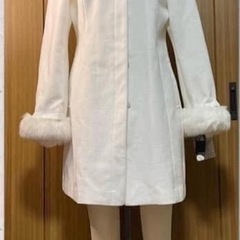 新品セシルマクビーのコートの画像