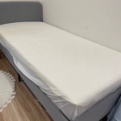 IKEAベッドフレーム&マットレスの画像