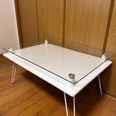 ガラステーブルの画像