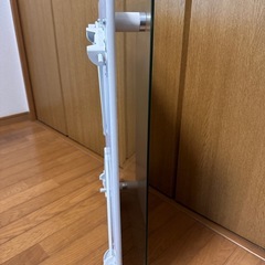 ガラステーブルの画像