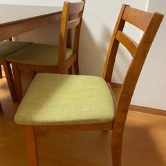 ダイニングテーブル4名椅子付の画像
