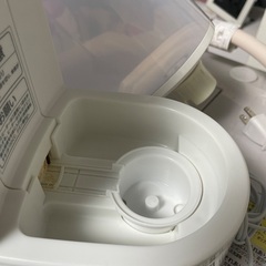 23年製　アイリスオーヤマ　加熱式加湿器　KSHM-120RA-Wの画像