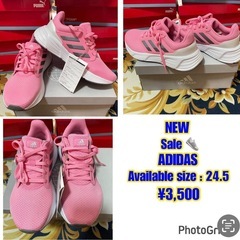 新品adidasスニーカーの画像