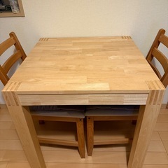 IKEA テーブル+チェア2脚セット の画像