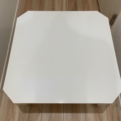ニトリ折りたたみテーブルの画像