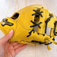 少年野球軟式 グローブ　イエローの画像
