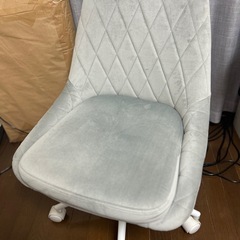 デスクチェア　グレージュの画像