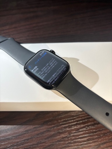 Apple Watch Series 10（GPSモデル）- 42mmジェットブラックアルミニウムケースとブラックスポーツバンド - 