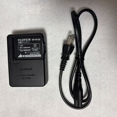超望遠ズーム（３０倍）コンデジ　FujiFilm FINEPIX HS30EXRの画像