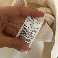 LOWRYS FARM Vネック長袖トップス ホワイトの画像