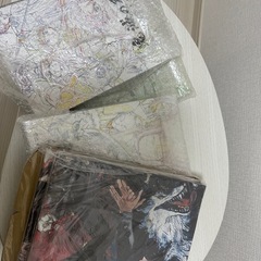 鬼滅の刃と呪術廻戦の資料集の画像