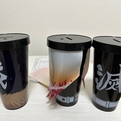 鬼滅の刃と呪術廻戦の資料集の画像