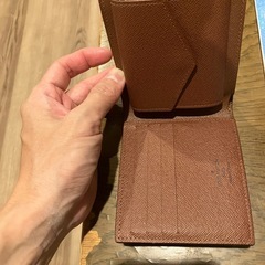 売ります　ビトンの財布の画像