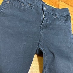 トップバリュ 黒 デニムの画像
