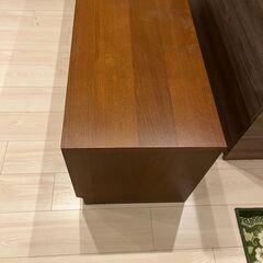 木目調のテレビ台(横幅120、奥行き39、高さ42cm)の画像