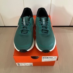 ナイキ レボリューション7 グリーン 25.0cmの画像