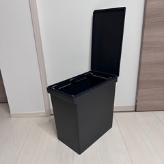 【無料】無印良品 ゴミ箱
の画像
